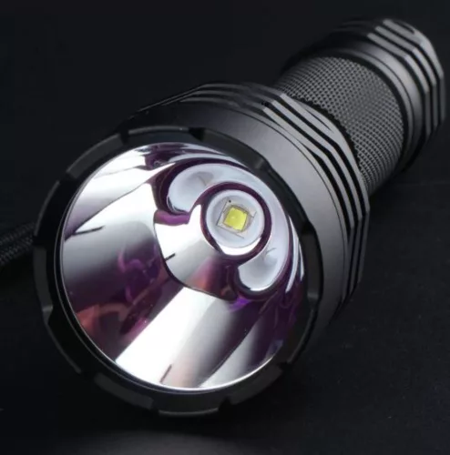 Latarka, Convoy C8+ SST40, bezstopniowa, 2000 lumenów