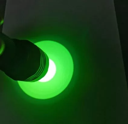 Convoy C8+ z zielonym światłem Osram KW CSLNM1.F1 Wysoka moc taktyczna Latarka